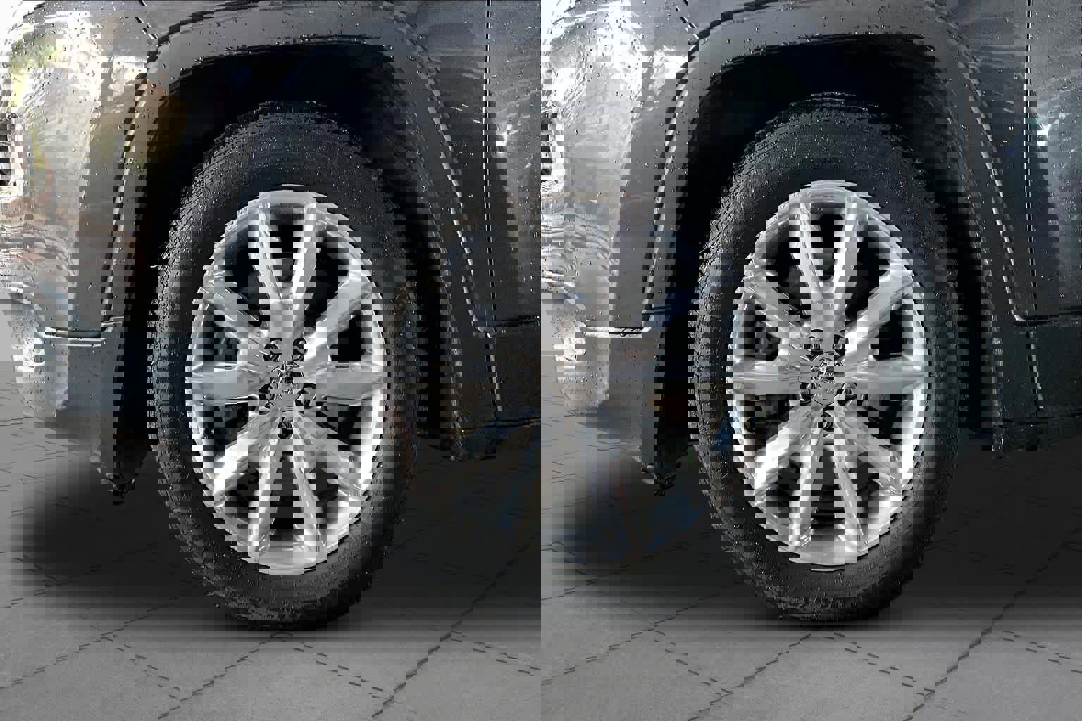 Used 2016 Jeep Cherokee Limited image 10