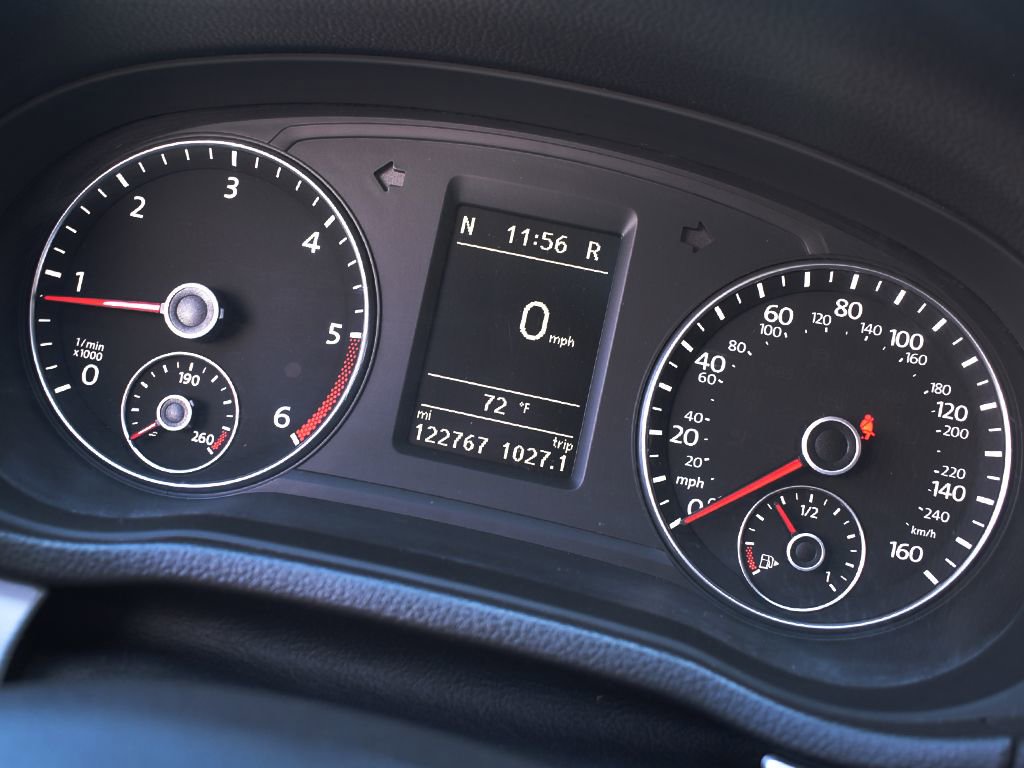 Used 2013 Volkswagen Passat TDI SE image 10