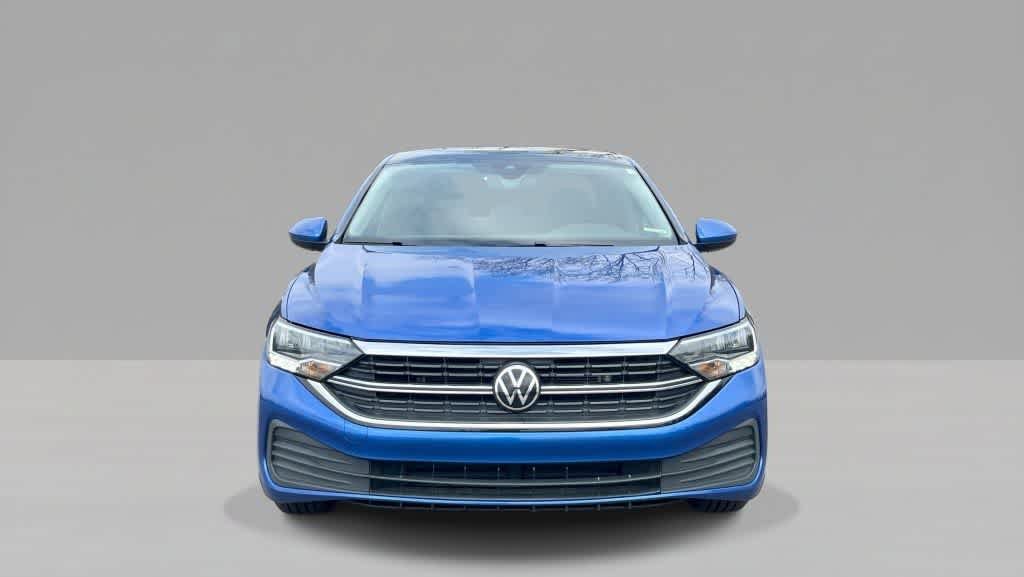 Used 2023 Volkswagen Jetta SE FWD image 9