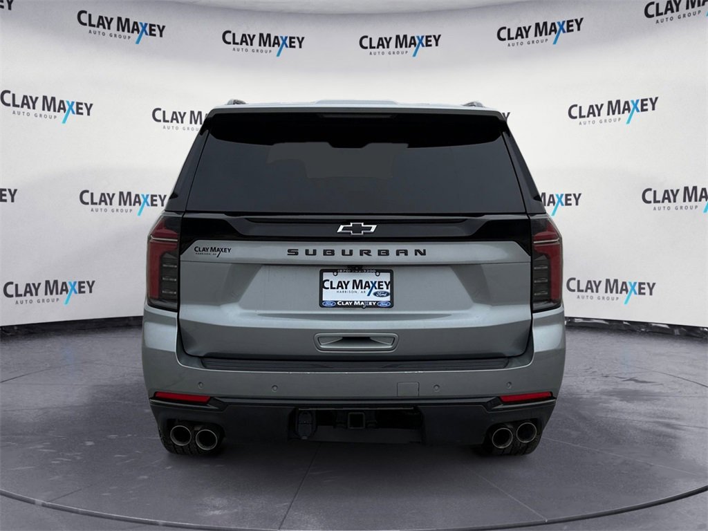Used 2025 Chevrolet Suburban Z71 image 4