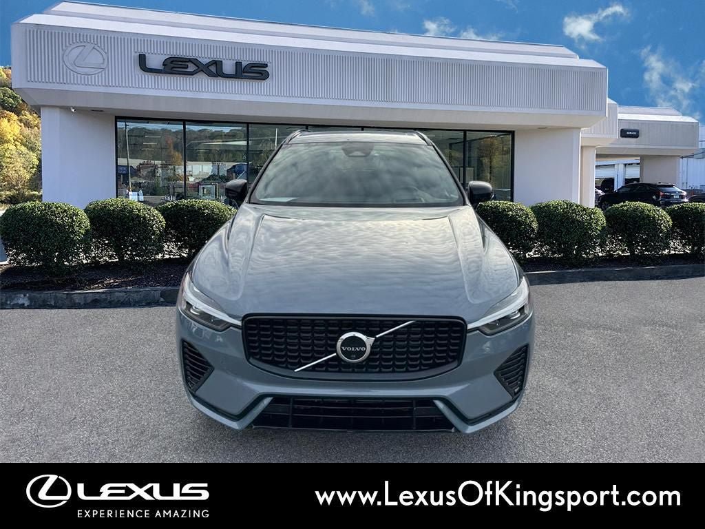 Used 2022 Volvo XC60 T8 R-Design w/ Advanced Package AWD/4WD image 8