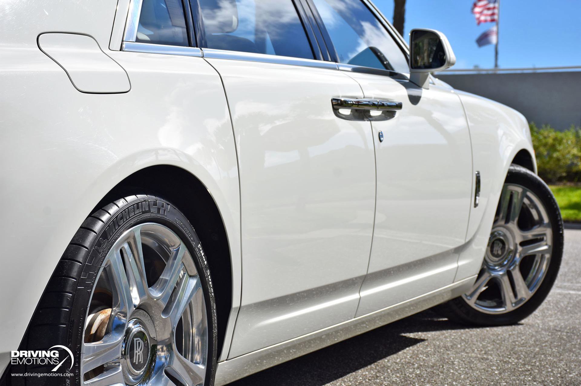Used 2015 Rolls-Royce Ghost image 40