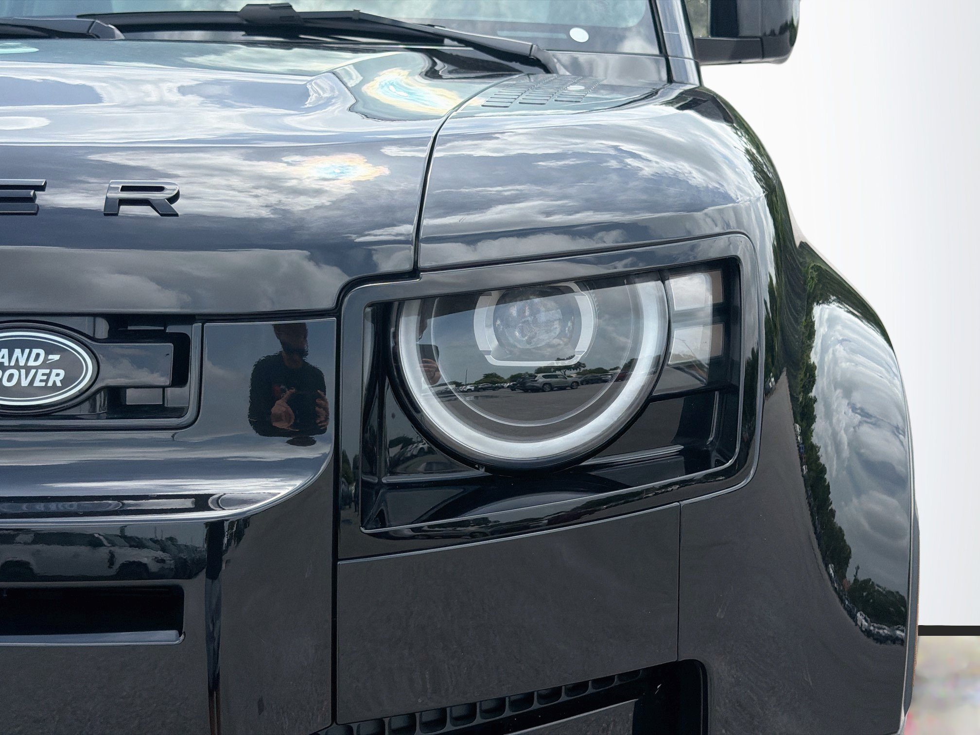 New 2026 Land Rover Defender 110 S AWD/4WD image 9