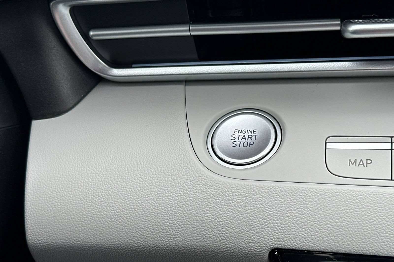 New 2026 Hyundai Elantra Limited FWD image 21