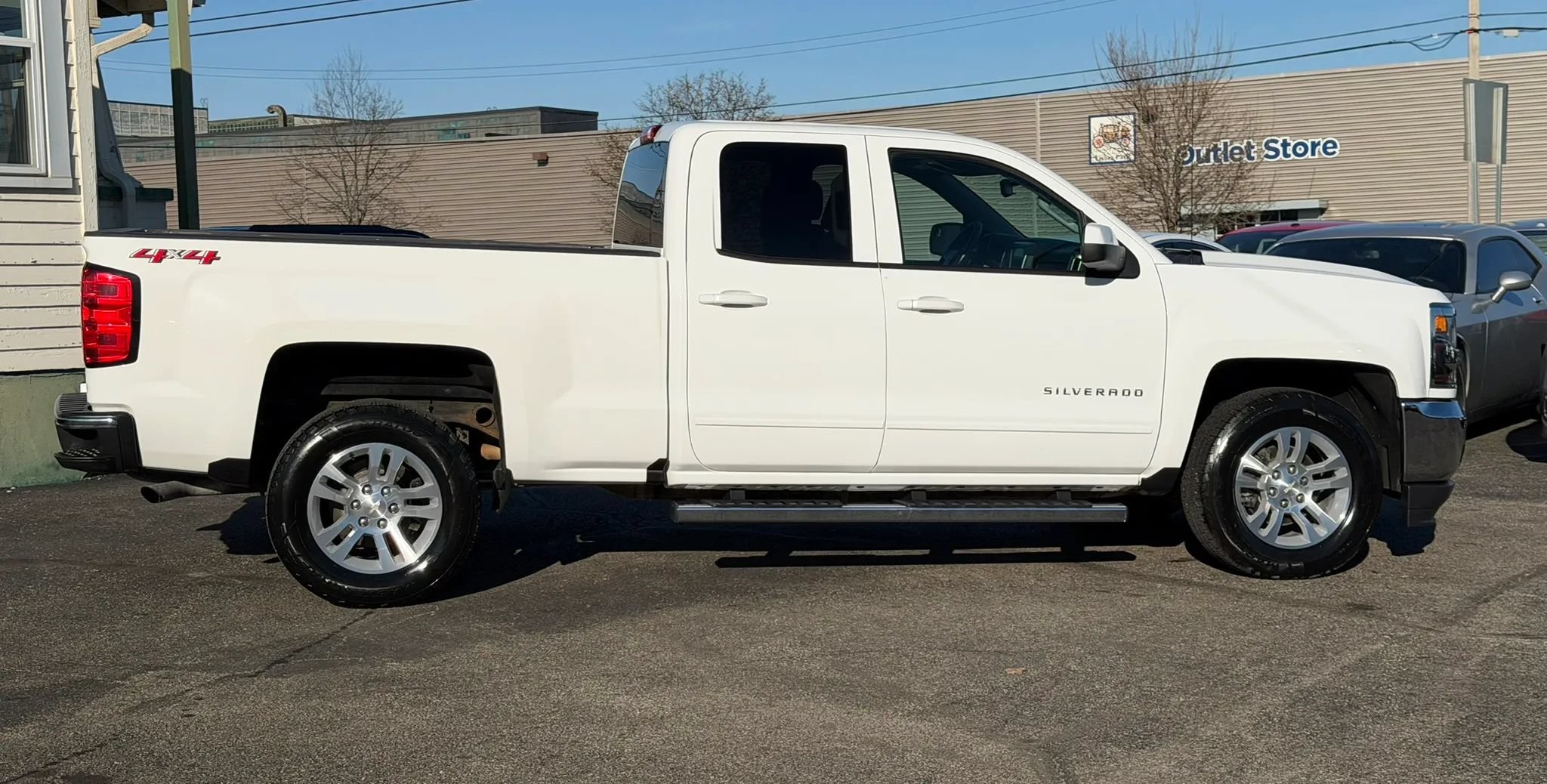 Used 2019 Chevrolet Silverado 1500 LT w/ All Star Edition AWD/4WD image 6