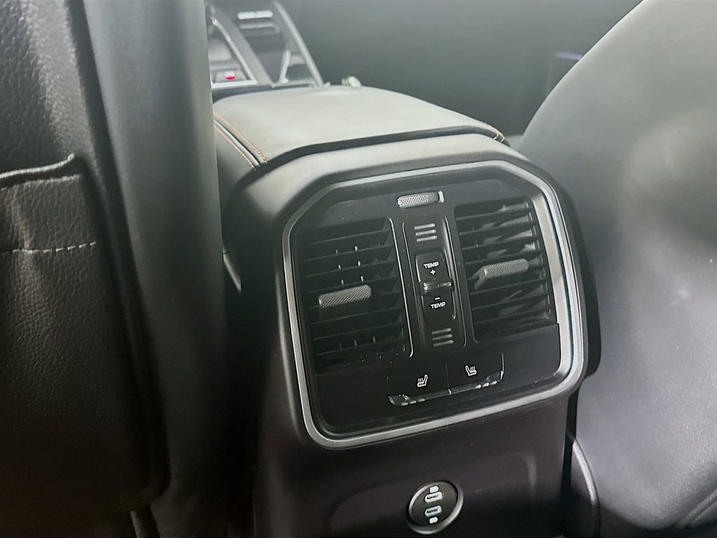 Certified 2024 Porsche Macan GTS AWD/4WD image 27