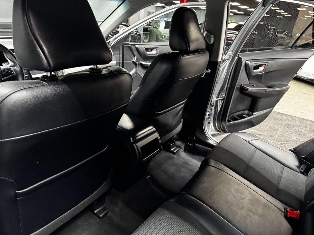 Used 2017 Toyota Camry SE FWD image 37