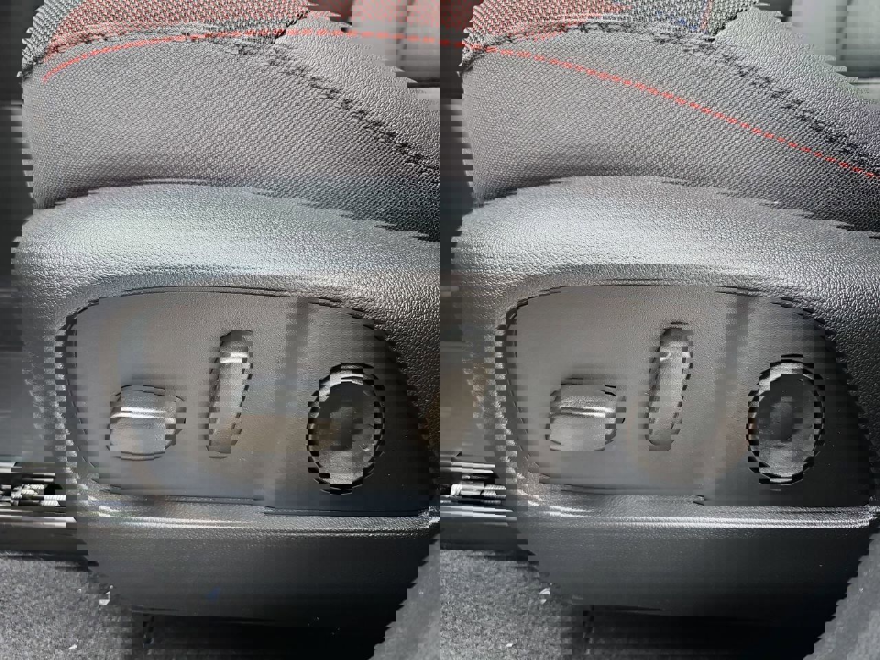 New 2026 Chevrolet Equinox RS w/ Convenience Package III image 32