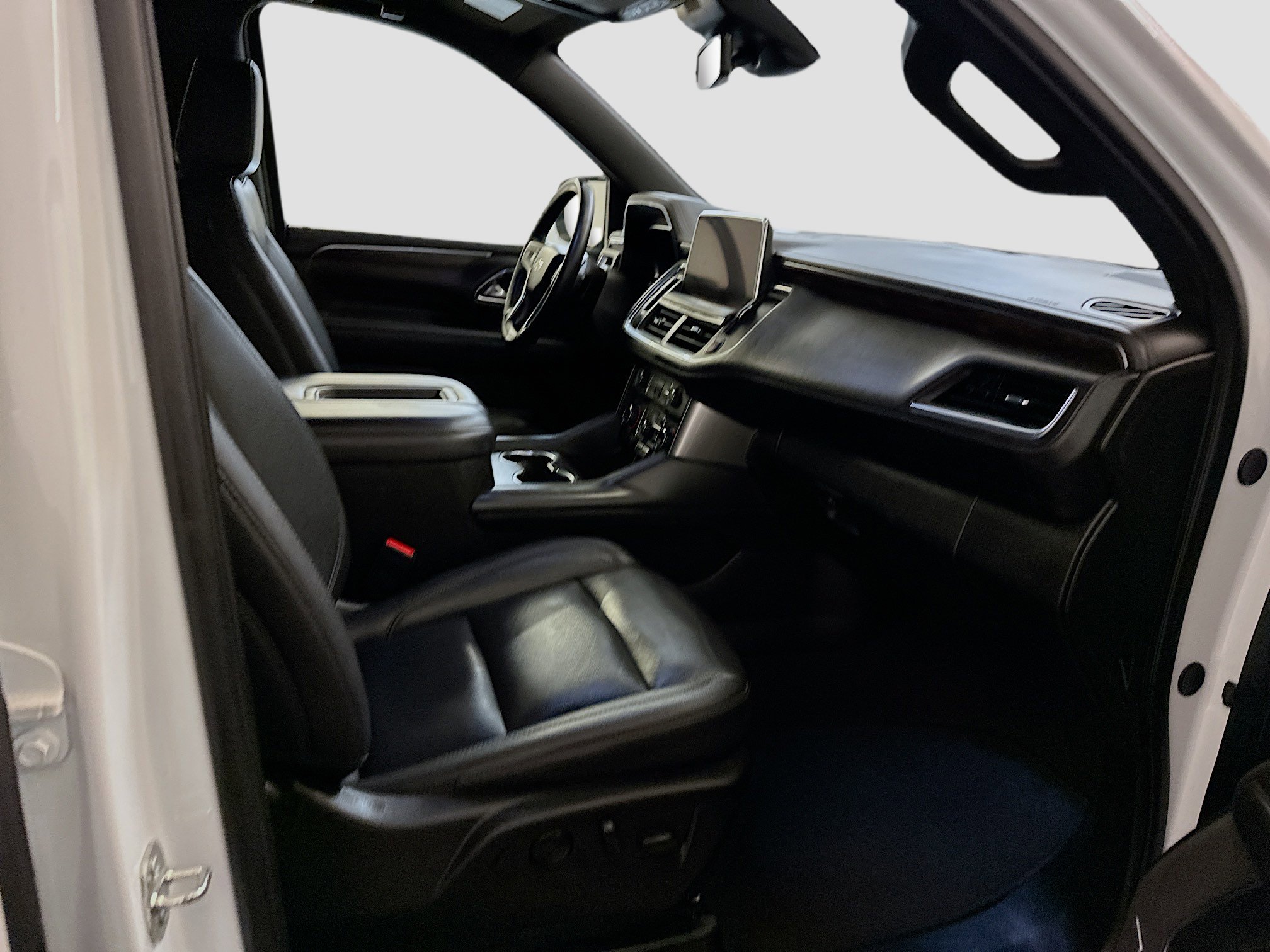 Used 2024 Chevrolet Suburban LT image 34