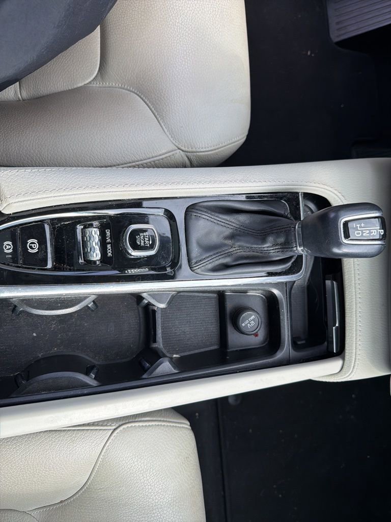 Used 2019 Volvo XC90 T6 Momentum image 26