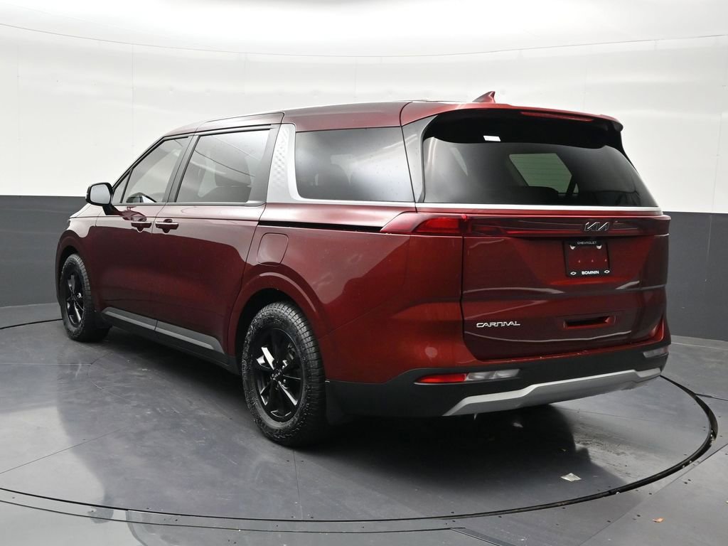 Used 2023 Kia Carnival LX w/ Paint Protection Package FWD image 3