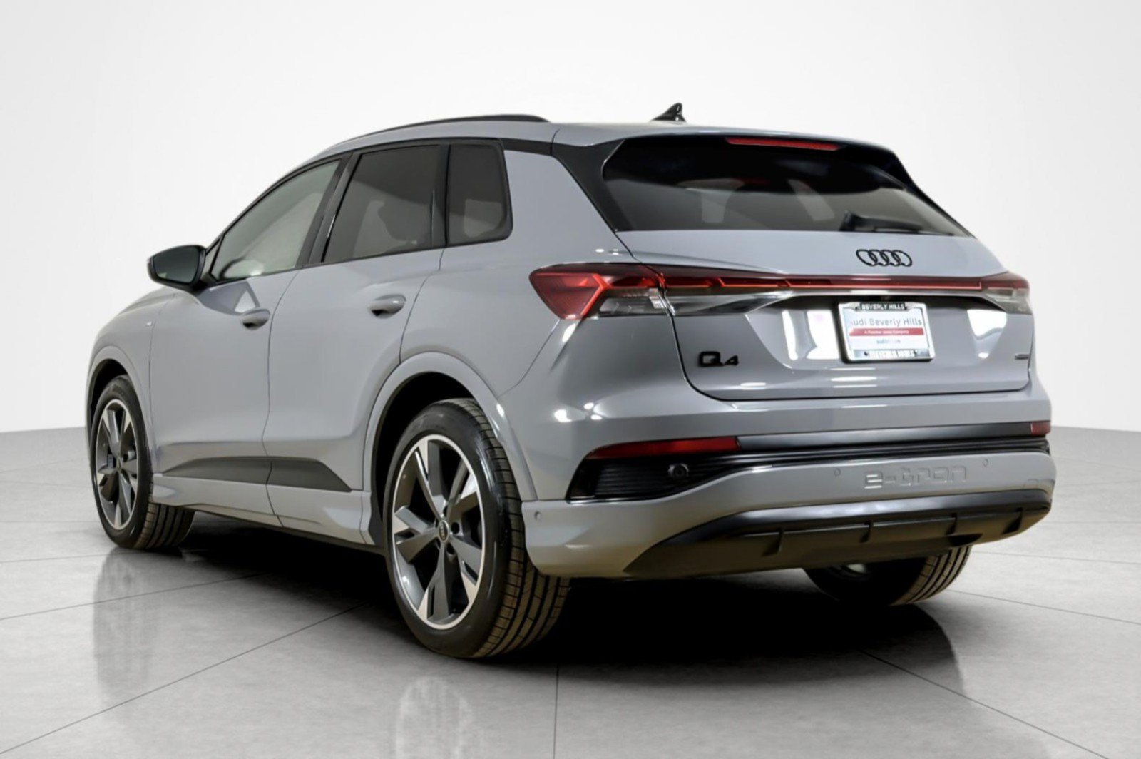Certified 2024 Audi Q4 e-tron Premium Plus w/ Premium Plus AWD/4WD image 3