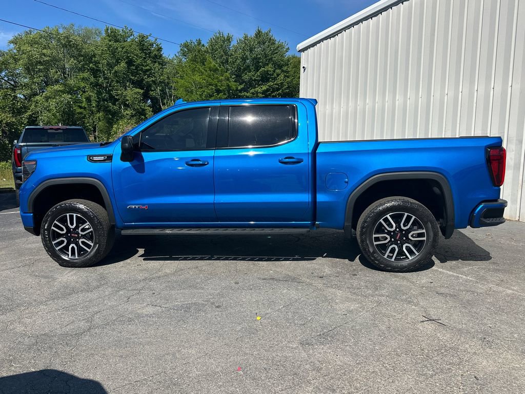 Used 2023 GMC Sierra 1500 AT4 w/ AT4 Premium Package AWD/4WD image 9