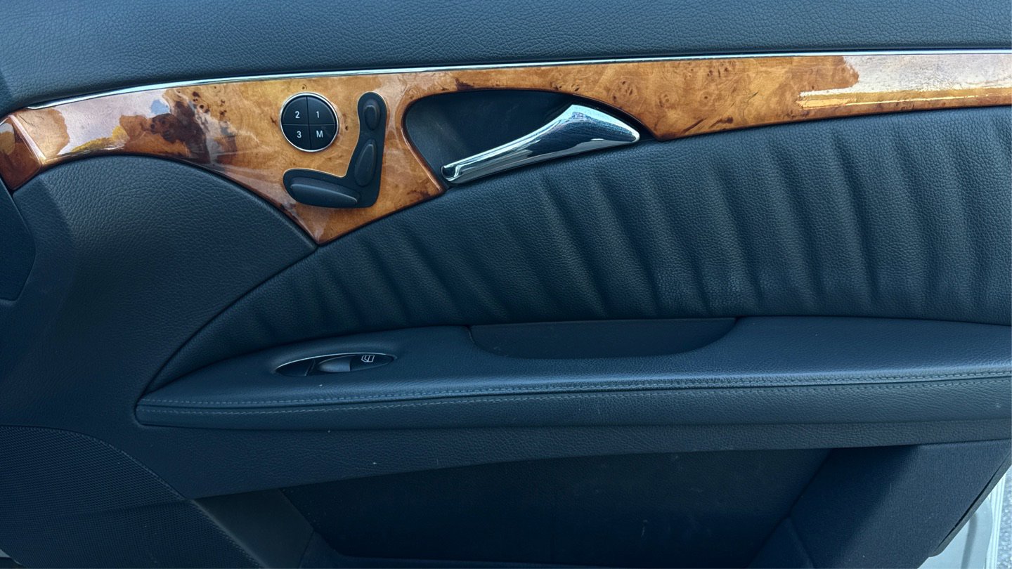 Used 2005 Mercedes-Benz E 500 4MATIC Sedan image 40