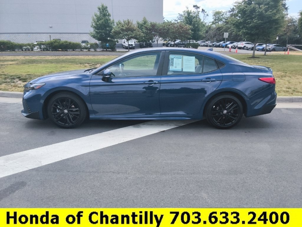 Used 2026 Toyota Camry SE FWD image 4