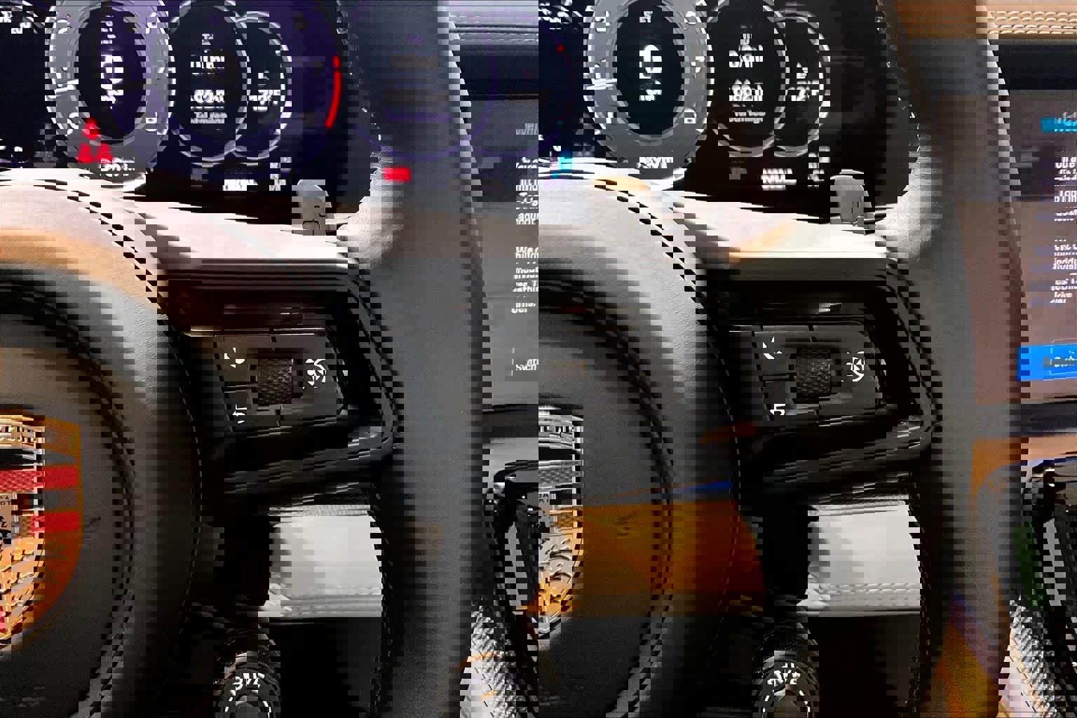 Used 2025 Porsche Panamera 4 image 24