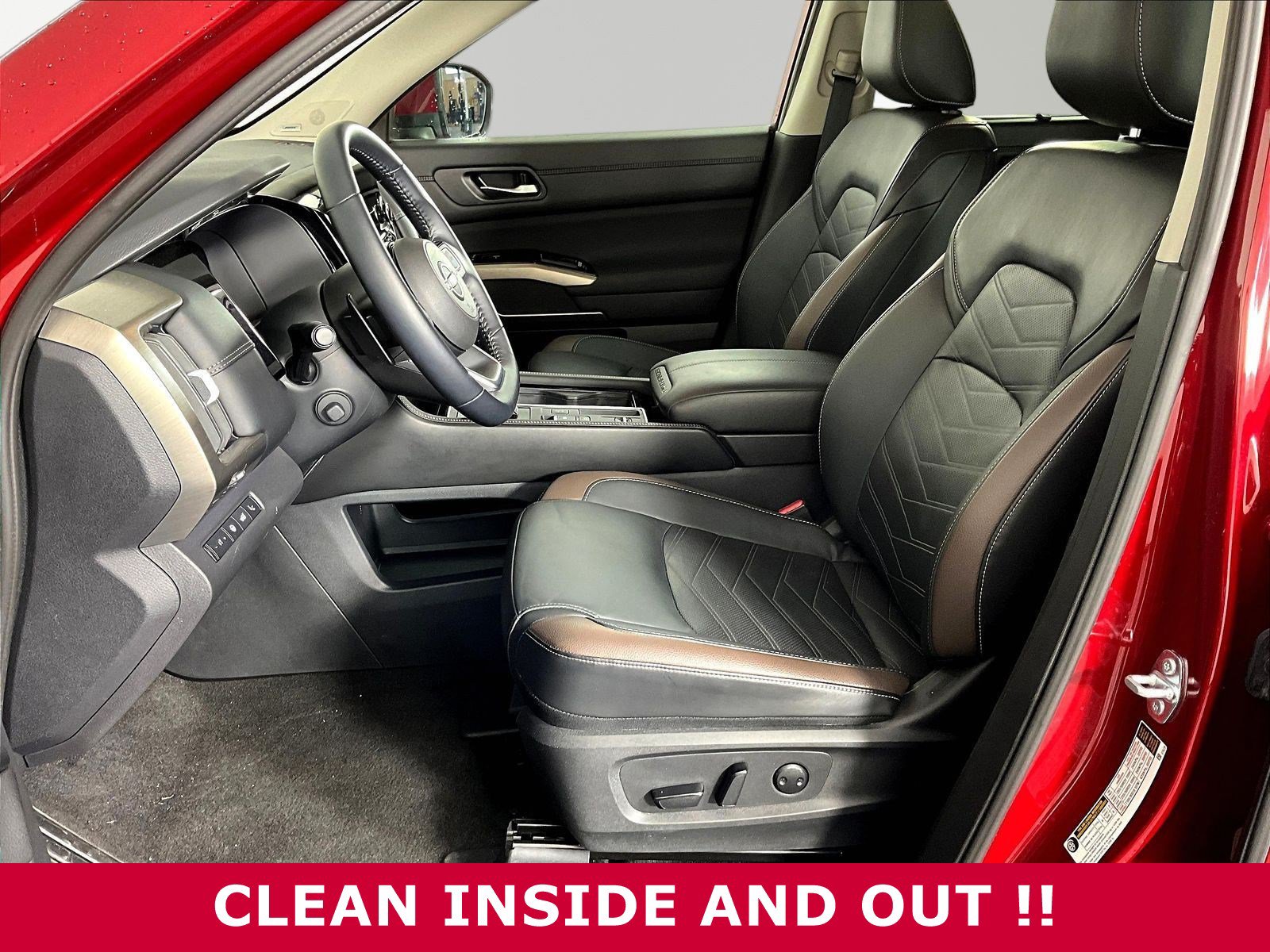 Certified 2025 Nissan Pathfinder Platinum w/ Cargo Package FWD image 19