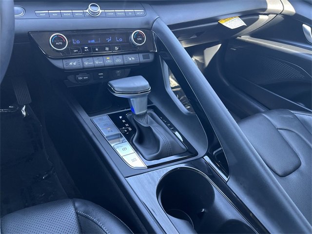 Used 2024 Hyundai Elantra Limited image 10