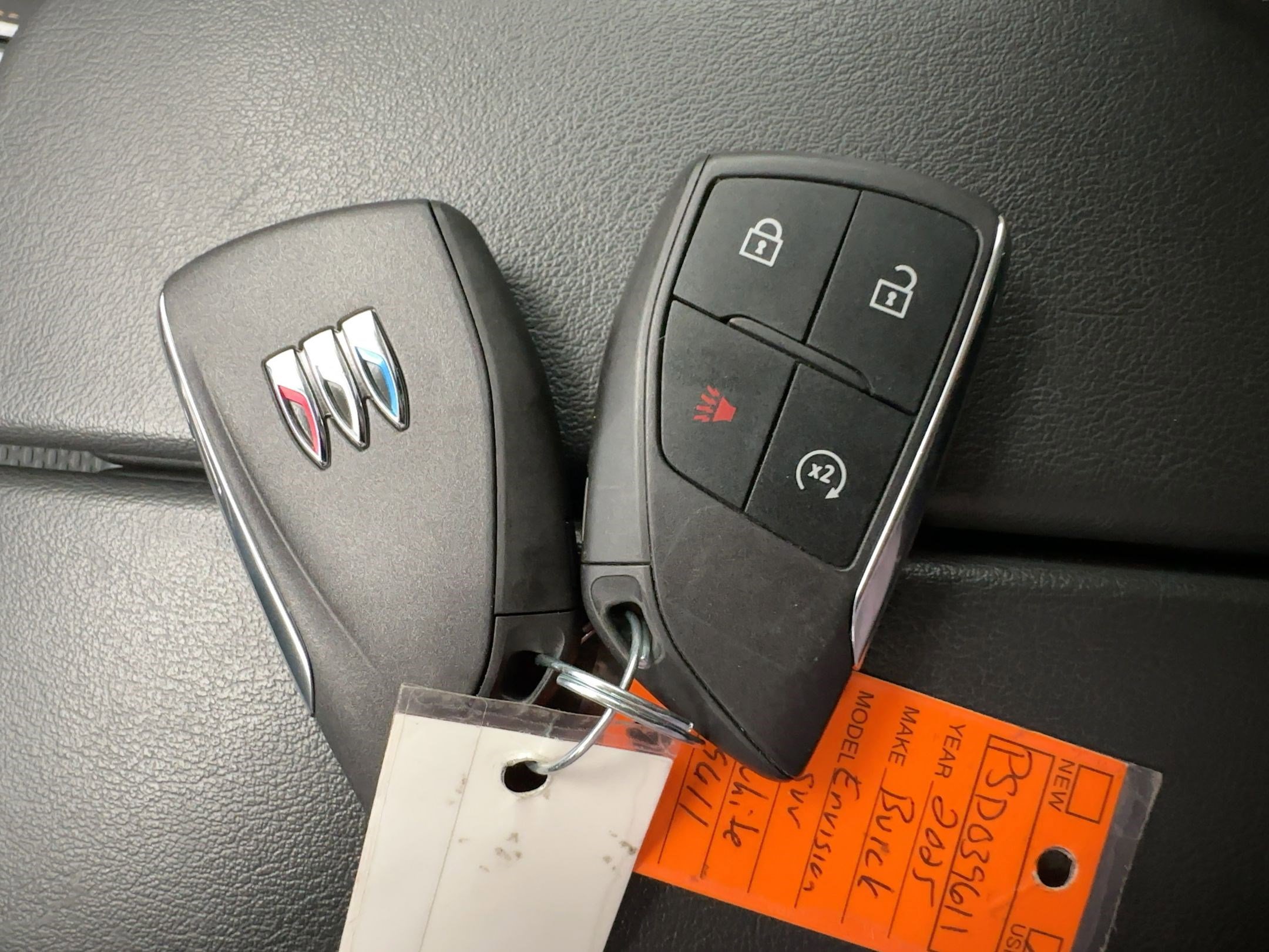 Certified 2025 Buick Envision Sport Touring image 30