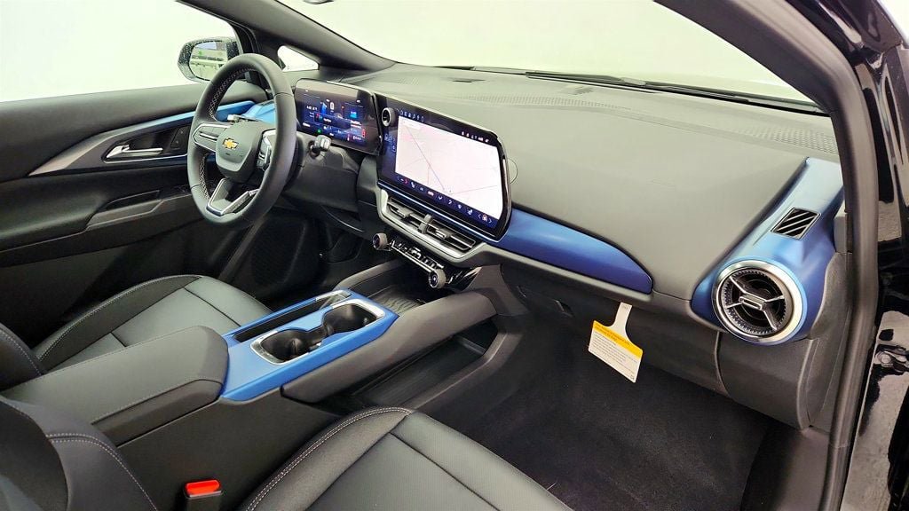 Used 2026 Chevrolet Equinox EV LT image 24