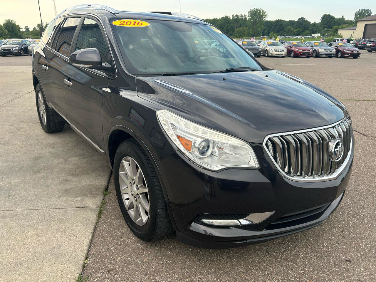 Used 2016 Buick Enclave Leather FWD image 3