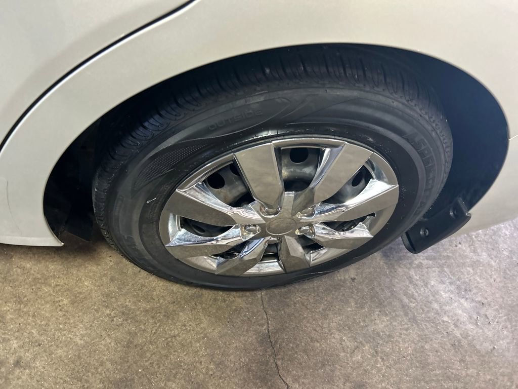 Used 2017 Hyundai Elantra SE image 22