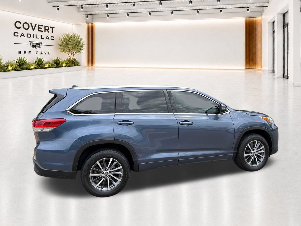 Used 2018 Toyota Highlander XLE FWD image 11