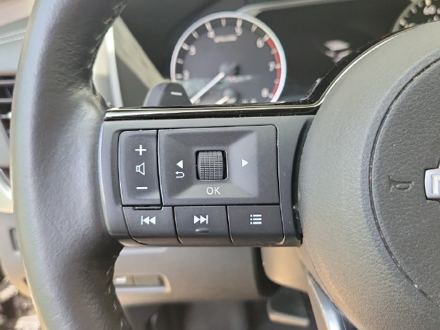Used 2023 Nissan Rogue SV w/ SV Premium B Package FWD image 19