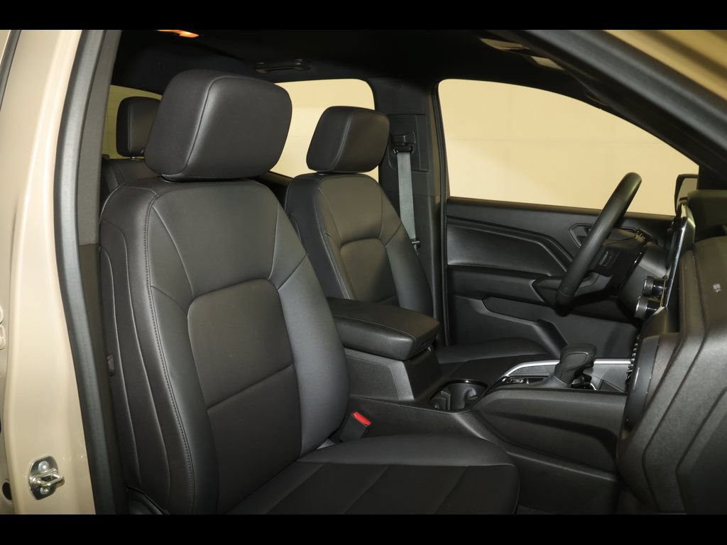 Used 2024 Chevrolet Colorado W/T w/ Safety Package RWD image 31