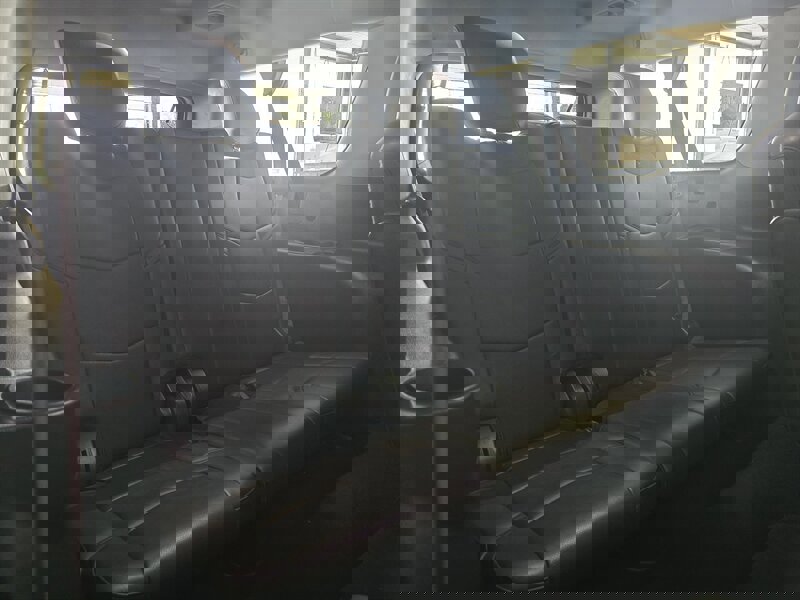 Used 2017 Cadillac Escalade ESV Premium Luxury AWD/4WD image 18