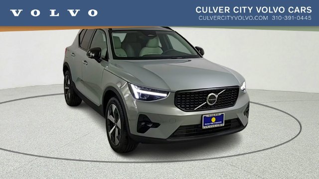 New 2026 Volvo XC40 B5 Plus w/ Protection Package Premier