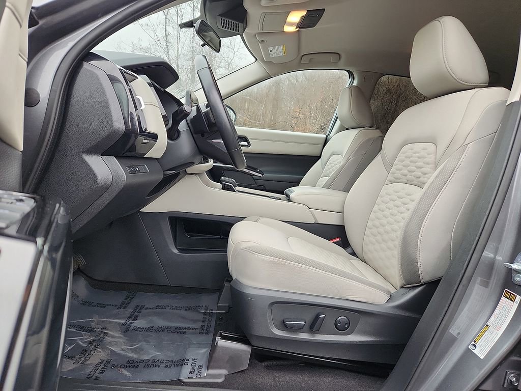 Used 2022 Nissan Pathfinder SV image 13