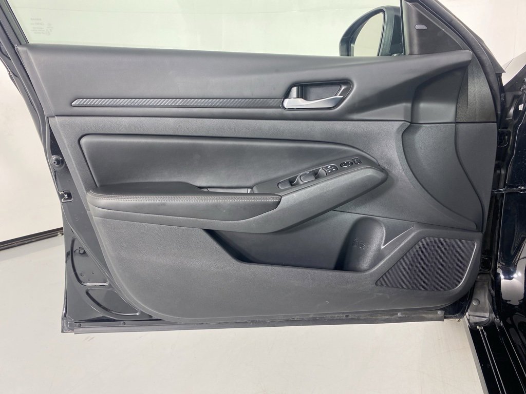 Used 2024 Nissan Altima 2.5 SV image 13