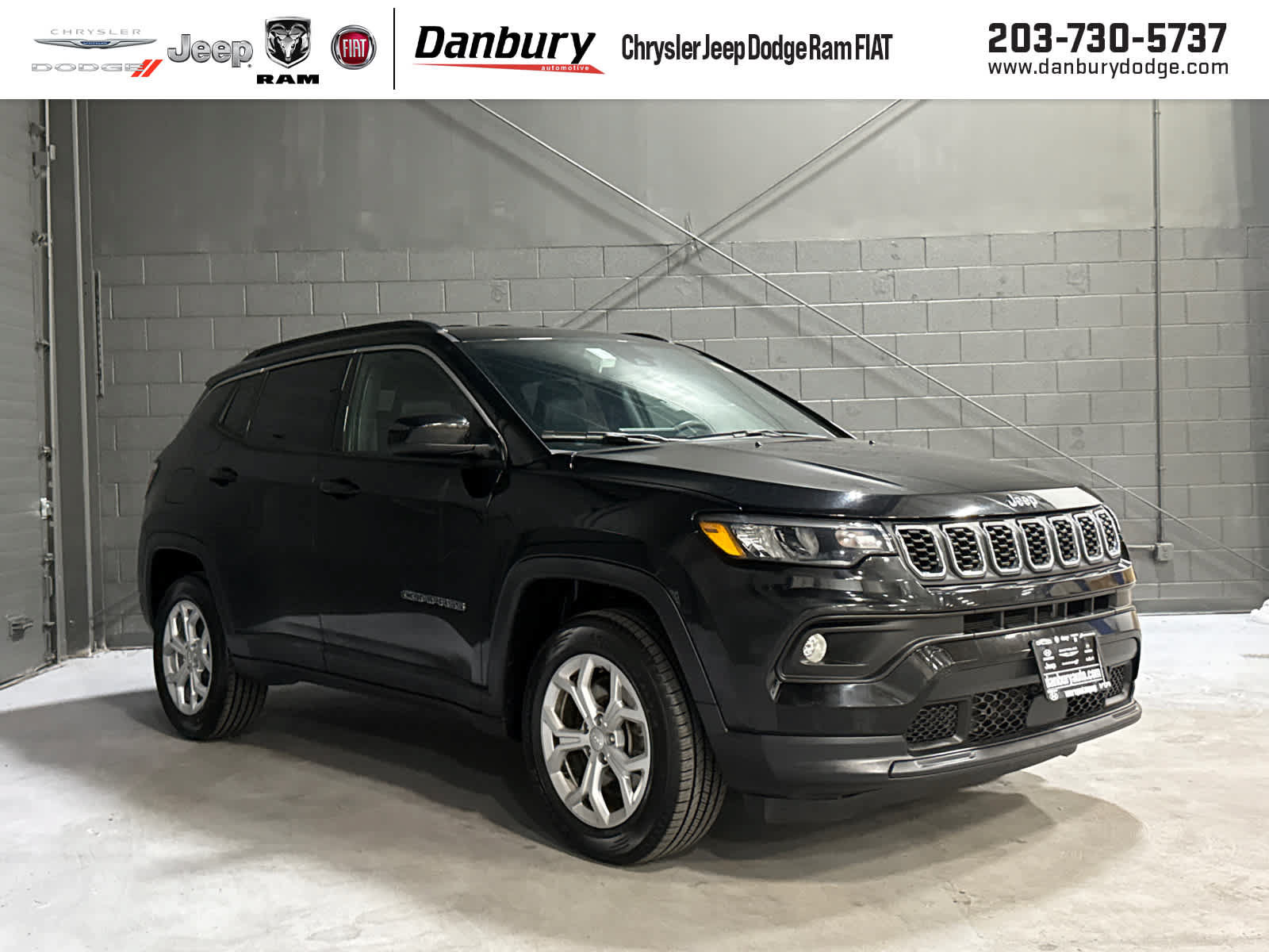 Certified 2024 Jeep Compass Latitude AWD/4WD image 1