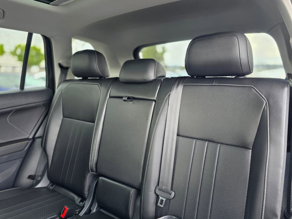 Used 2024 Volkswagen Tiguan SE AWD/4WD image 16