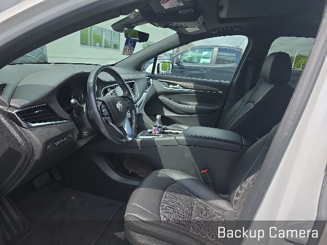 Used 2024 Buick Enclave Avenir w/ Avenir Technology Package AWD/4WD image 10