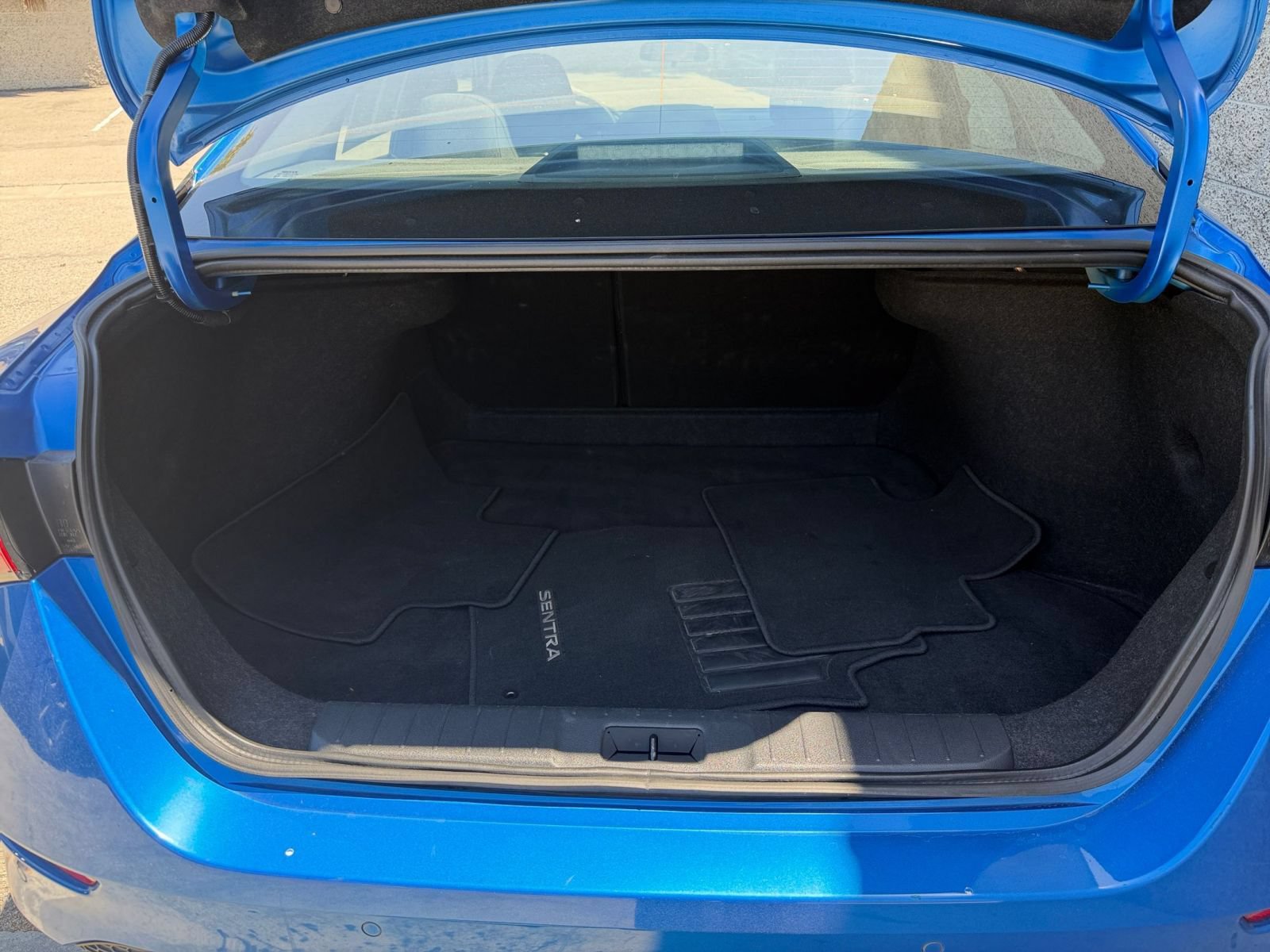 Used 2025 Nissan Sentra SV FWD image 29