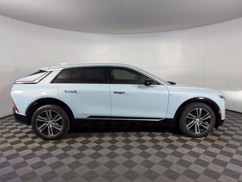 Used 2024 Cadillac Lyriq Luxury RWD image 5