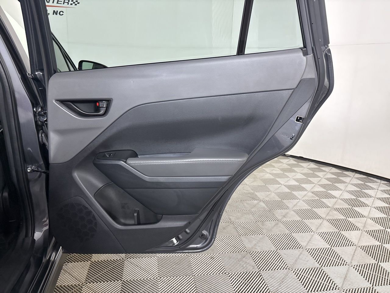 Used 2025 Subaru Crosstrek 2.0i Premium image 25