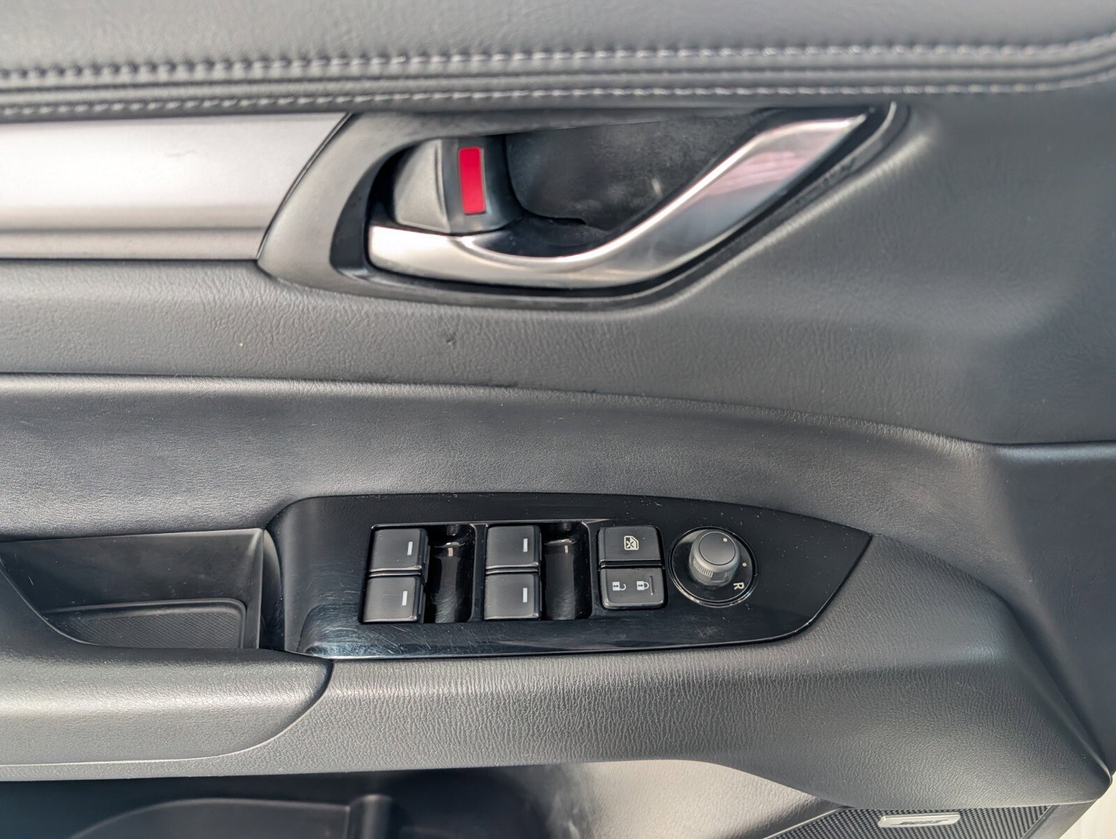 Used 2018 MAZDA CX-5 Touring w/ Preferred Equipment Package image 16