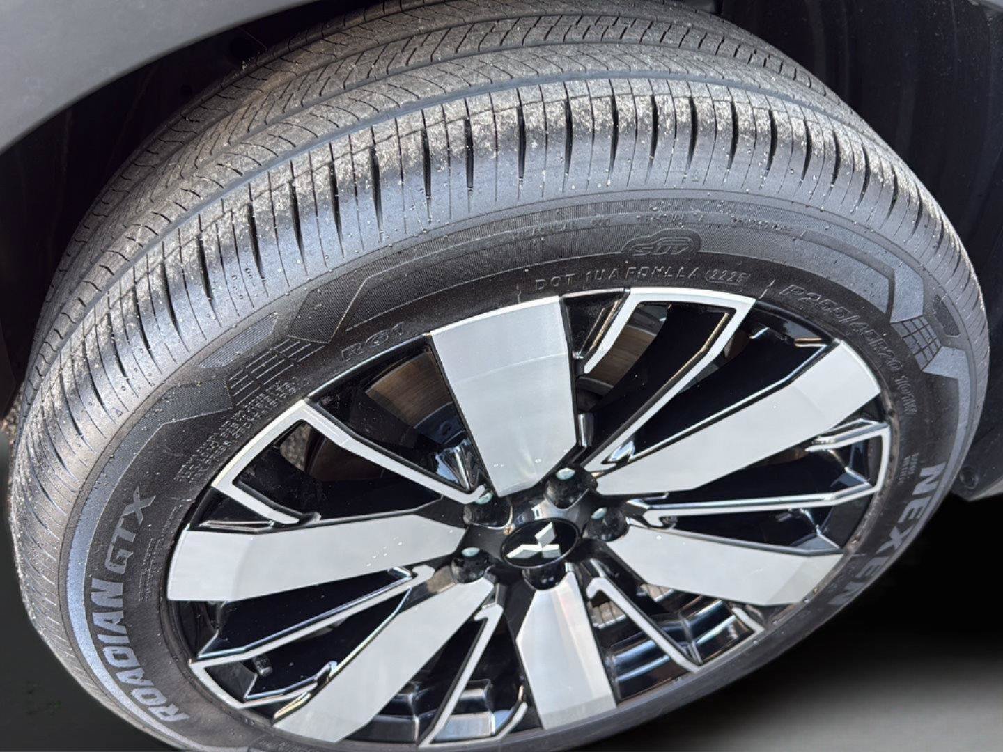 New 2026 Mitsubishi Outlander SE FWD image 13