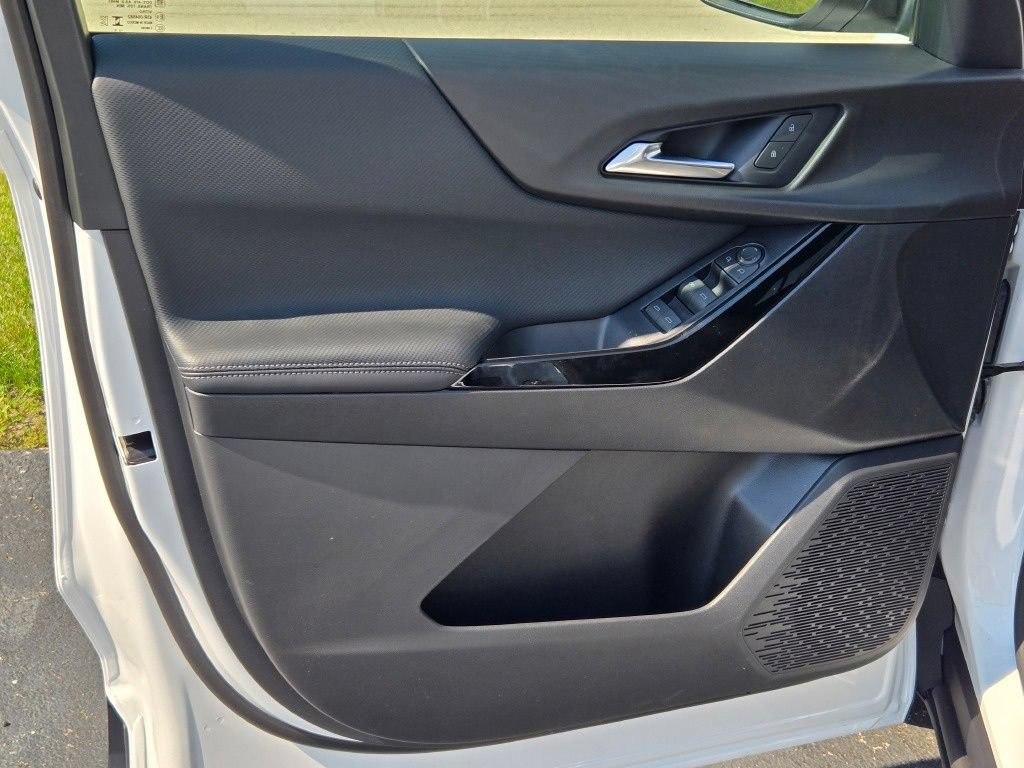 New 2027 Chevrolet Equinox LT FWD image 18