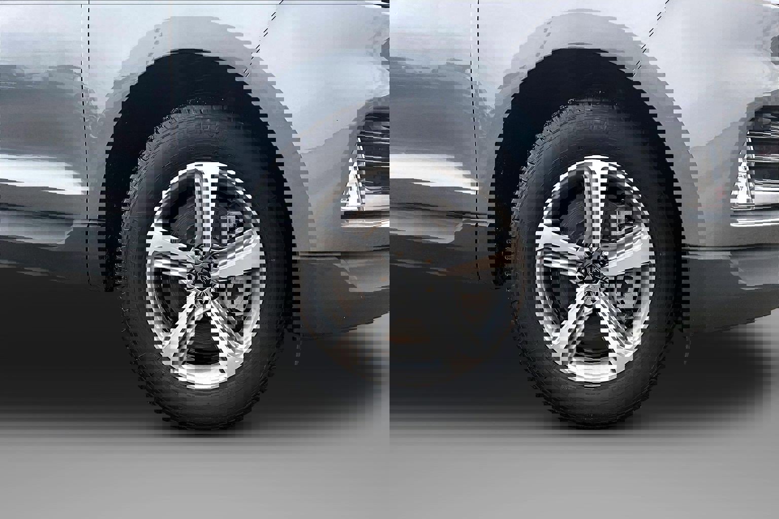 Used 2024 Ford Edge SEL w/ Convenience Package image 9