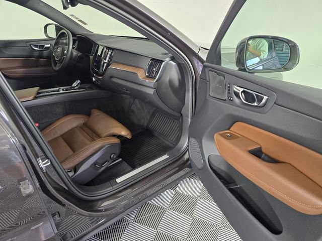 Used 2023 Volvo XC60 T8 Ultimate w/ Climate Package image 12