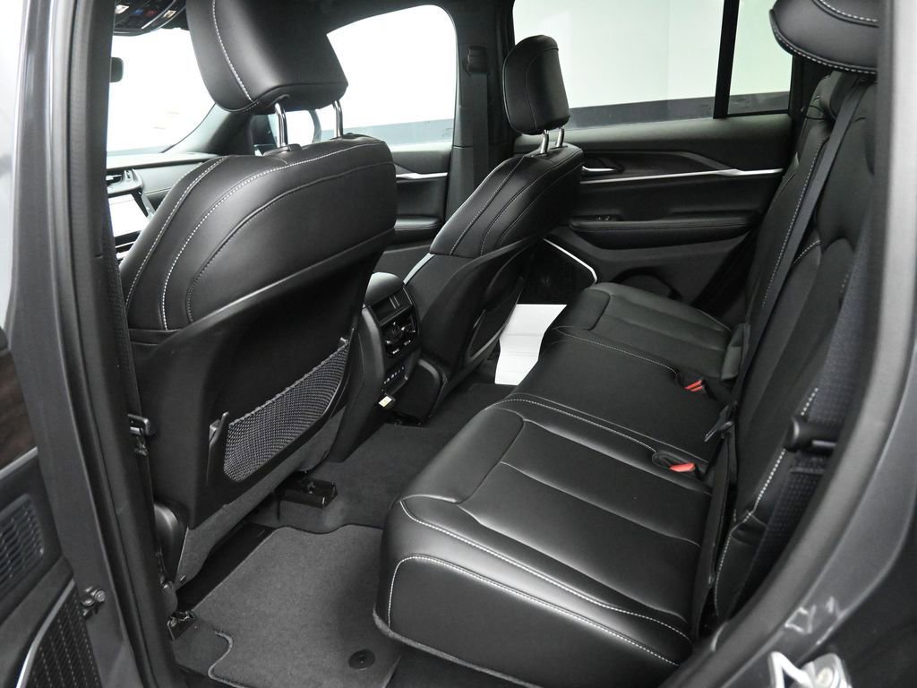 New 2026 Jeep Grand Cherokee Limited image 11