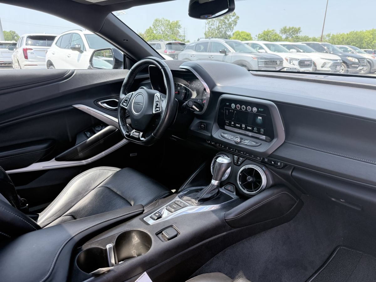 Used 2016 Chevrolet Camaro SS RWD image 12