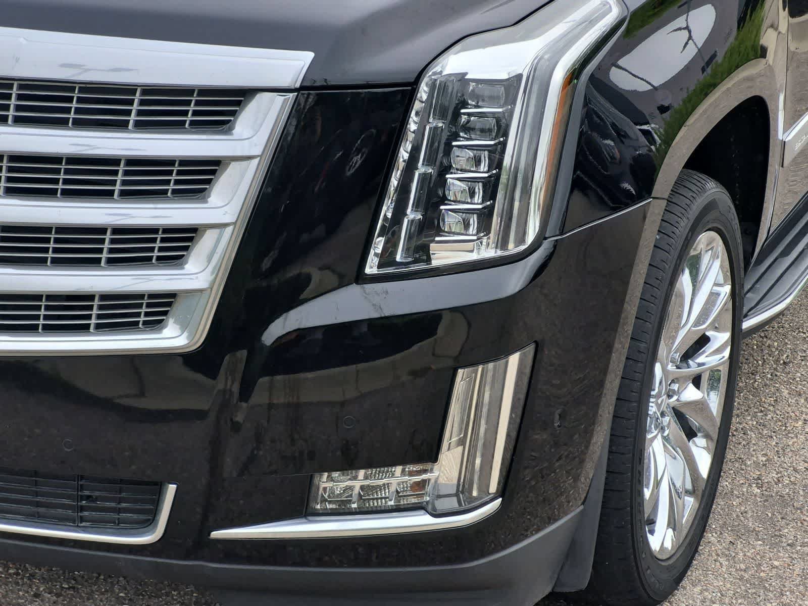 Used 2019 Cadillac Escalade Luxury w/ LPO, Radiant Package AWD/4WD image 11