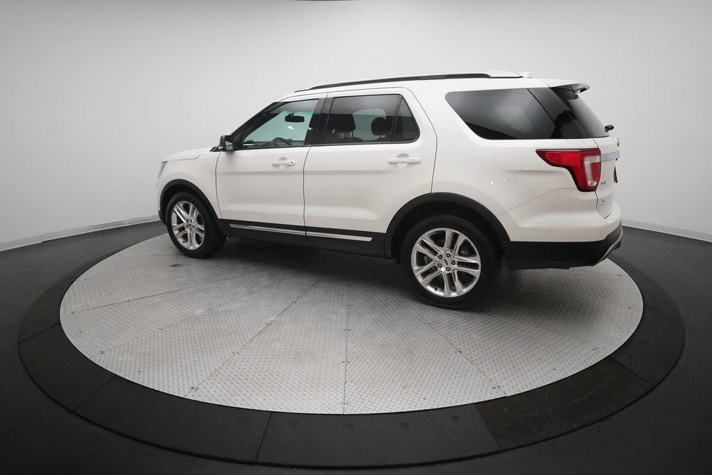 Used 2016 Ford Explorer XLT w/ Equipment Group 202A image 12