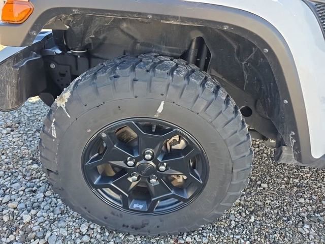 Used 2023 Jeep Gladiator Willys image 9