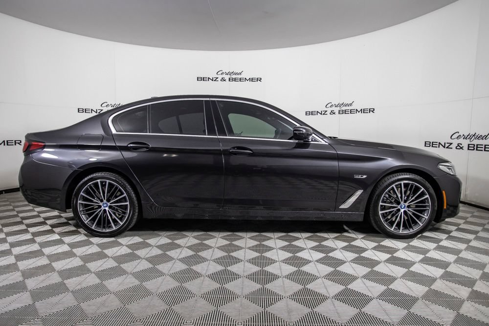 Used 2023 BMW 530e w/ Convenience Package RWD image 3